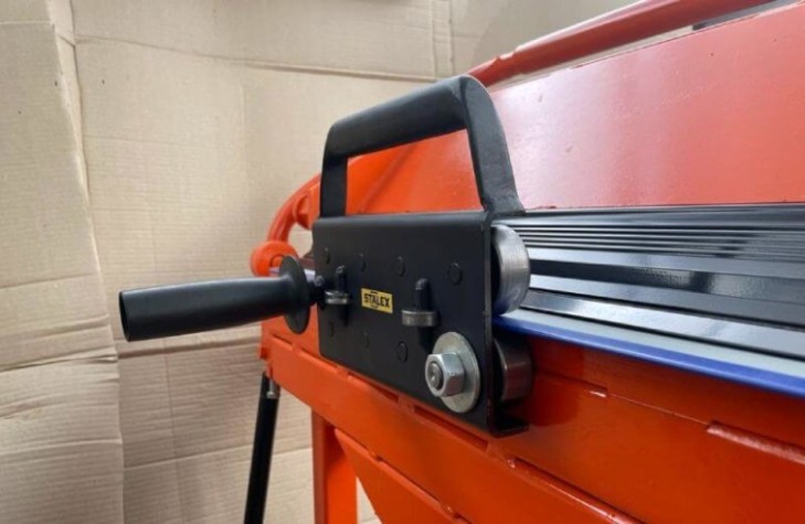 Машинка фальцезакаточная RS STALEX 102138 Машинка фальцезакаточная RS STALEX 102138