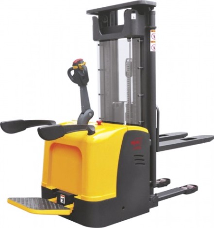 Самоходный штабелер Xilin CDDK15-III 1,5 т 5,6 м Li-ion 24/125 В/Ач (с платформой) [1017208]